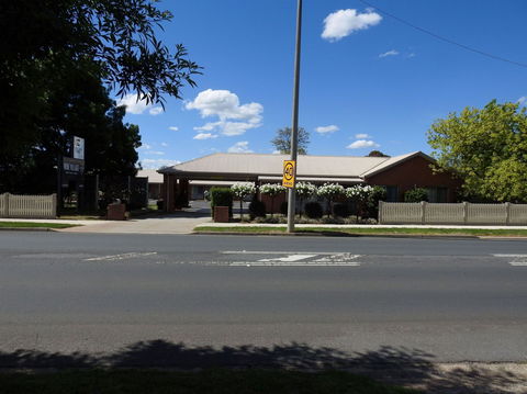 Wine Village Motor Inn - Perths Hotel 2