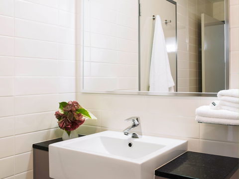 Novotel Darwin Airport Hotel - Perths Hotel 1
