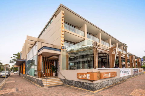 Narrabeen Sands Hotel By Nightcap Plus - Perths Hotel 1