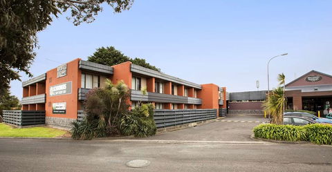 Nightcap At Waltzing Matilda Hotel - Perths Hotel 1