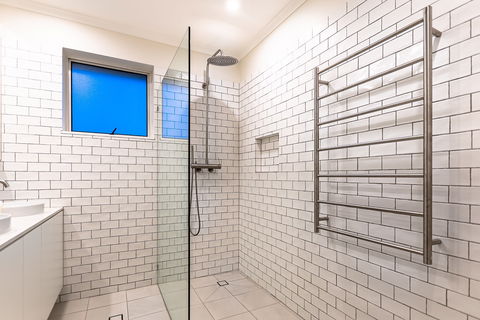 Goldsborough Place - Perths Hotel 4