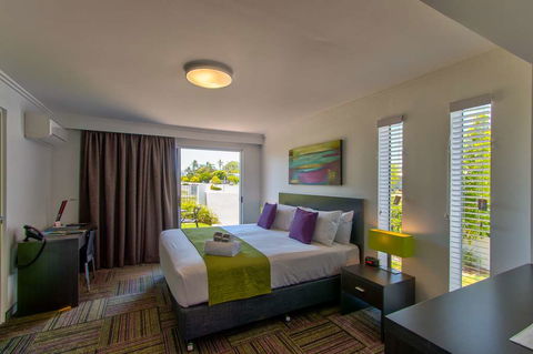 Mackay Oceanside Central Hotel - Perths Hotel 3