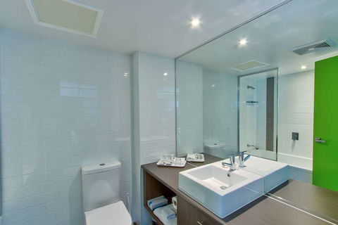 Mackay Oceanside Central Hotel - Perths Hotel 7