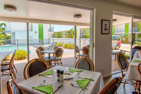 Mackay Oceanside Central Hotel - Perths Hotel 9