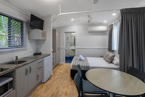 Ingenia Holidays Cairns Coconut - Perths Hotel 9