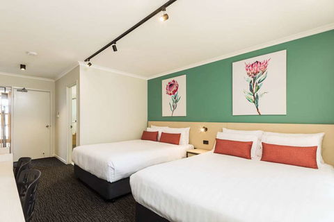 NIghtcap At Balaclava Hotel - Perths Hotel 5