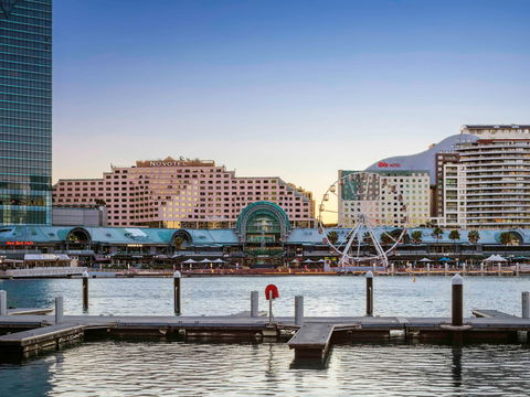 Novotel Sydney on Darling Harbour - Perths Hotel 1