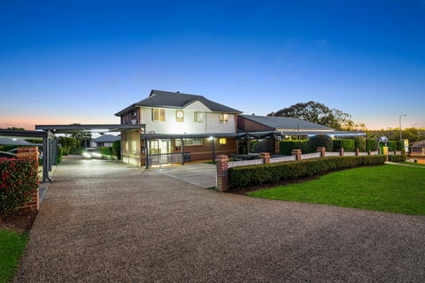 Ambassador On Ruthven Motel - Perths Hotel 0