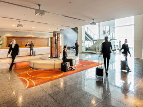 PARKROYAL Melbourne Airport - Perths Hotel 2