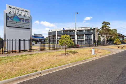 Quality Inn Taylors Lakes Motel - Perths Hotel 0