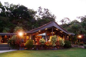 Trinity Beach Palace - Perths Hotel 0