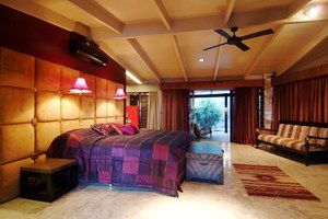 Trinity Beach Palace - Perths Hotel 2