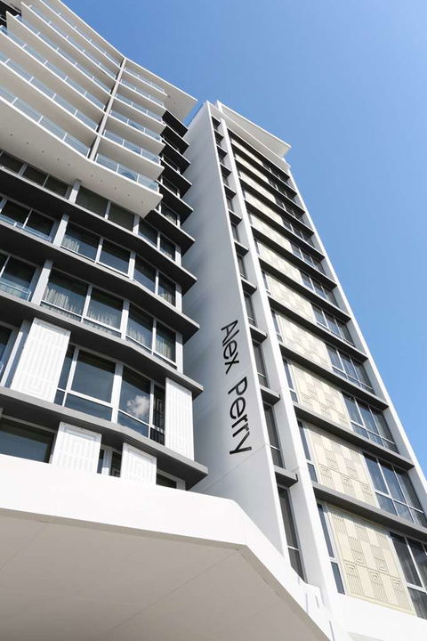 Alex Perry Hotel And Apartments - Perths Hotel 1