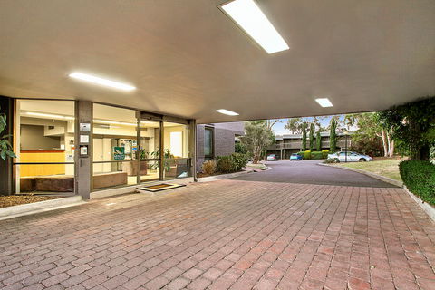 Knox International Hotel - Perths Hotel 0