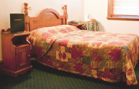 O'Malleys Hotel - Perths Hotel 1