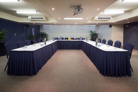 Canberra Parklands Central - Perths Hotel 2