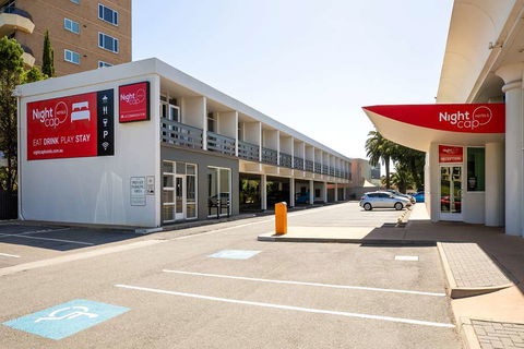 Watermark Glenelg - Perths Hotel 0