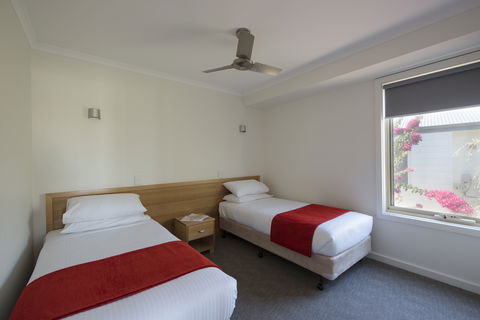West Beach Parks - Perths Hotel 1