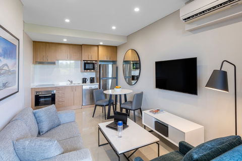 Meriton Suites Waterloo - Perths Hotel 1