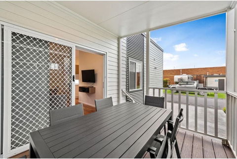 Discovery Parks Warrnambool - Perths Hotel 1