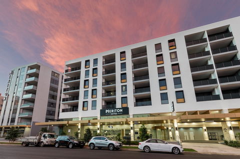 Meriton Suites Sydney Airport - Perths Hotel 1