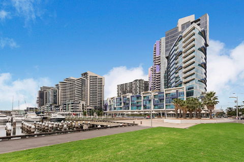 DPC New Quay - Perths Hotel 0