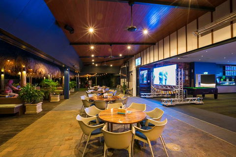 Kawana Waters Hotel By NightCap - Perths Hotel 0
