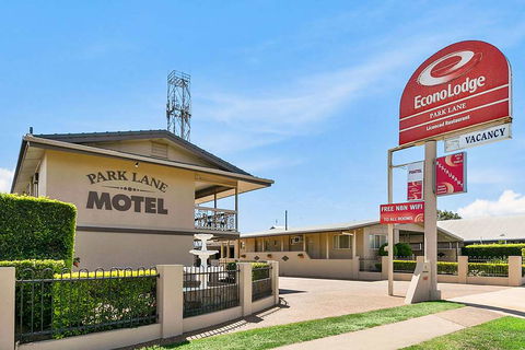 Econo Lodge Park Lane - Perths Hotel 0