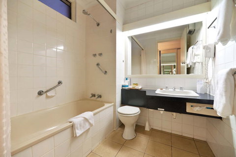 Beachfront Voyager Motor Inn - Perths Hotel 1