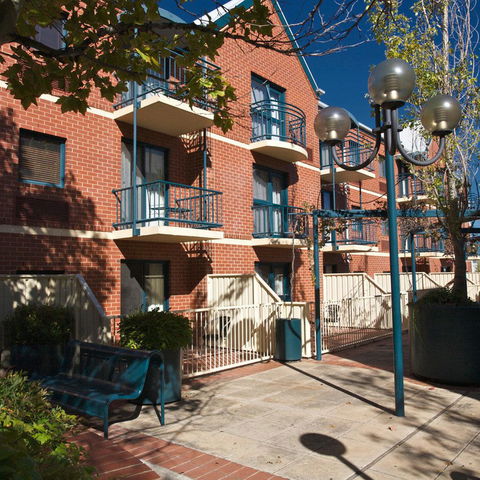 BreakFree Adelaide on Hindley - Perths Hotel 1