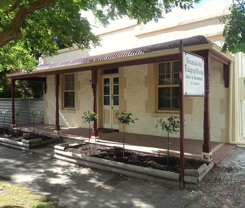 Greenocks Old Telegraph Station - Perths Hotel 0