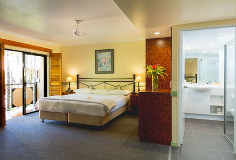 Palm Royale Cairns - Perths Hotel 1