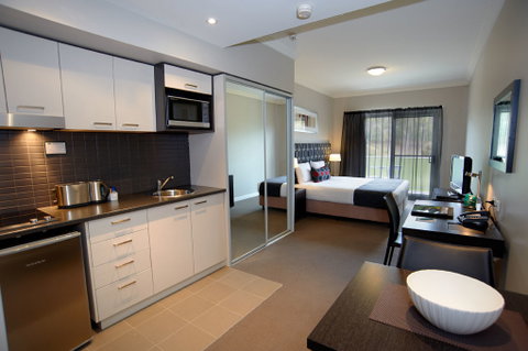 Quest Campbelltown Serviced Apartments - Perths Hotel 2