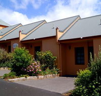 Meredith House and Mews - Perths Hotel