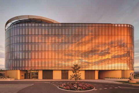 Vibe Hotel Canberra Airport - Perths Hotel 1