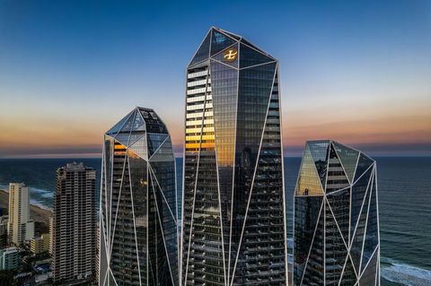 Langham, Gold Coast & Jewel Residences - Perths Hotel 1