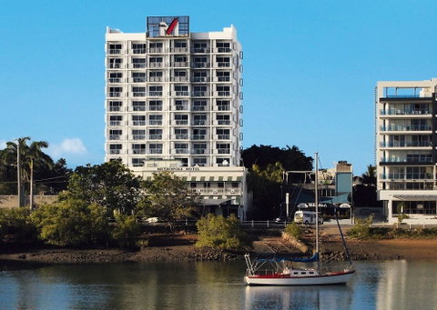 Oaks Metropole Hotel - Perths Hotel 0