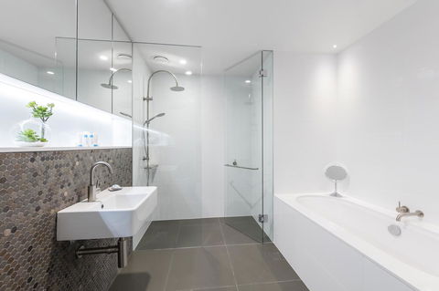 Vibe Hotel Canberra - Perths Hotel 9