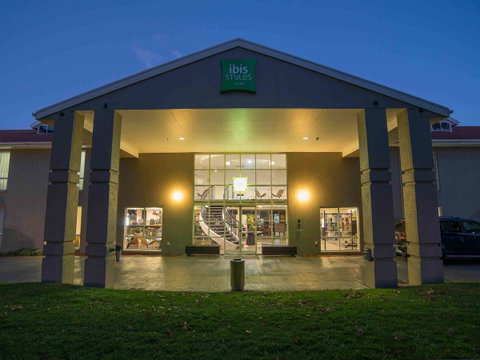 Ibis Styles Canberra - Perths Hotel 0