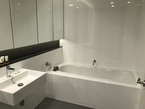 Knightsbridge Canberra - Perths Hotel 28