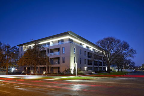 Knightsbridge Canberra - Perths Hotel 0
