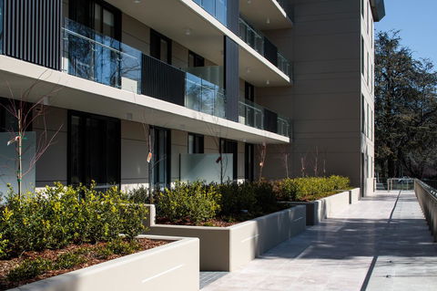 Knightsbridge Canberra - Perths Hotel 5
