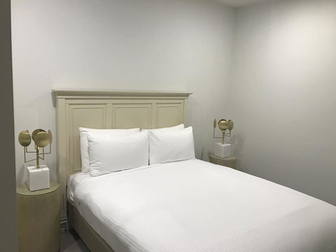 Knightsbridge Canberra - Perths Hotel 19