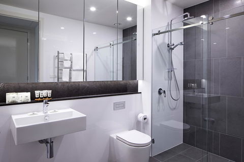 Knightsbridge Canberra - Perths Hotel 10