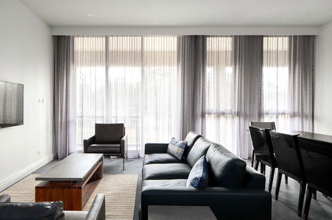 Knightsbridge Canberra - Perths Hotel 13