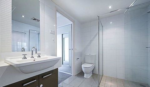 Spacious 1BR Stylish New Acton Apartment +Parking - Perths Hotel 3