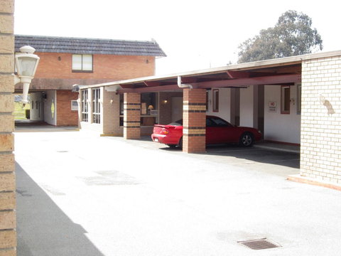 Canberra Lyneham Motor Inn - Perths Hotel 3