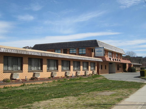 Canberra Lyneham Motor Inn - Perths Hotel 1