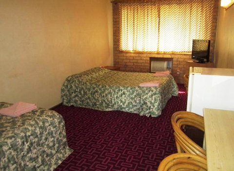 Canberra Lyneham Motor Inn - Perths Hotel 11