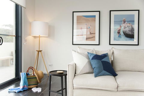 Mollymook Beachfront Penthouse 9 - Perths Hotel 8